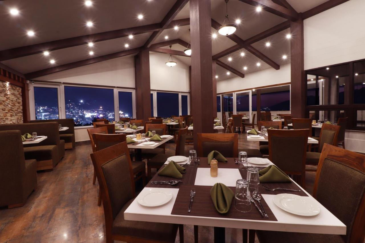 Denzong Shangrila Lords Inn - Hotel & Spa Gangtok Exterior photo